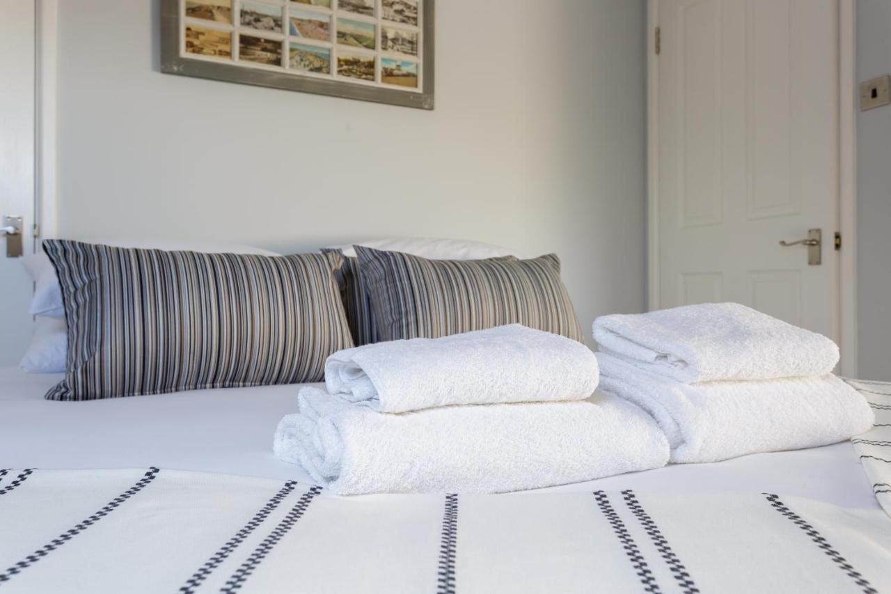 Stopover At Orchard Loft, Cosy And Convenient Portsmouth Exterior foto
